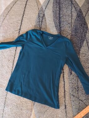 🌼Liz Claiborne Teal V-Neck Long Sleeve Top